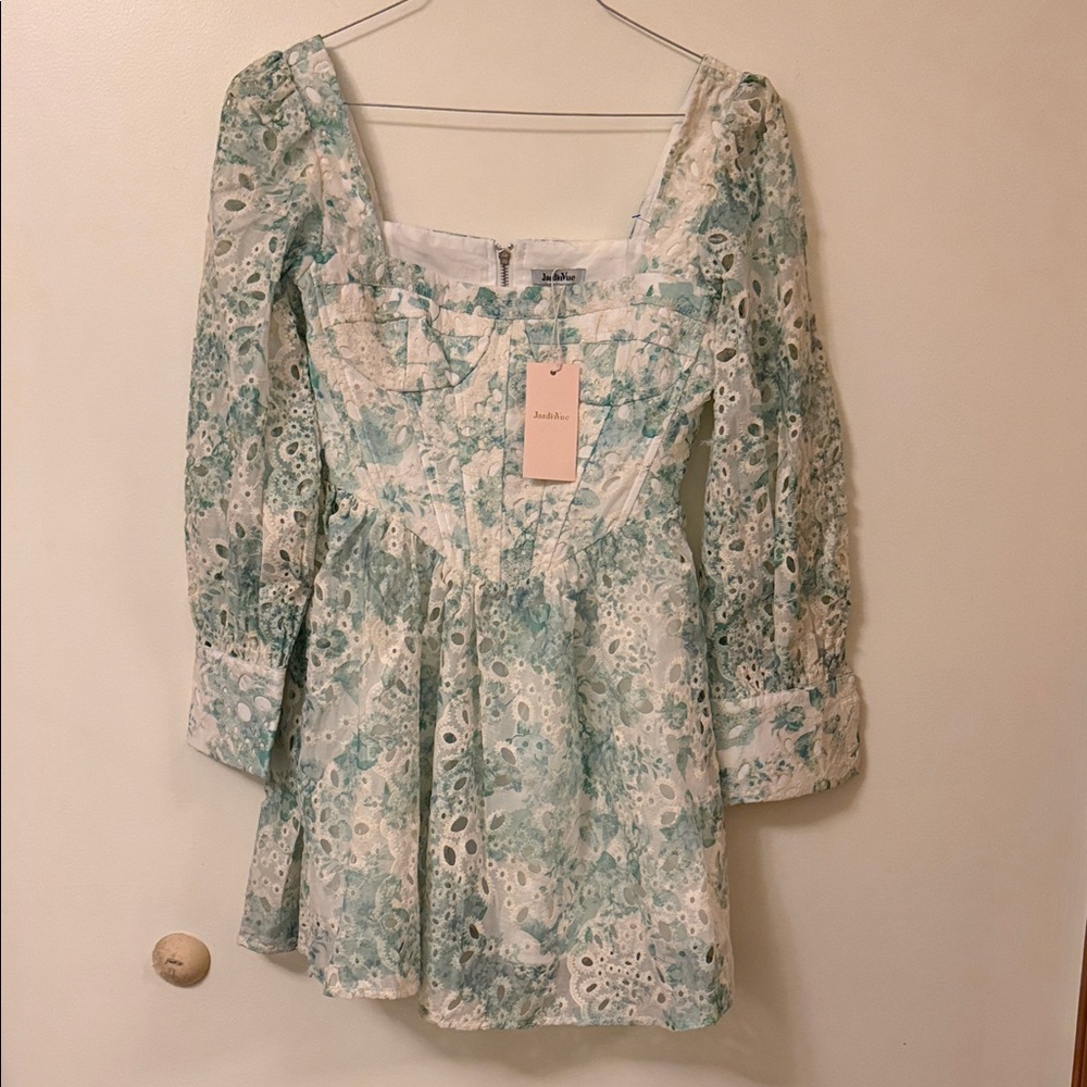 Jardinvue Green and White Eyelet Lace Puff-Sleeve Mini Dress